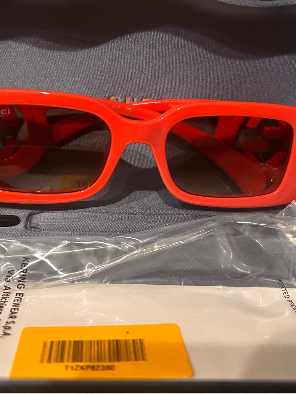 Gucci Red Statement Rectangular Sunglasses - Picture 3 of 5